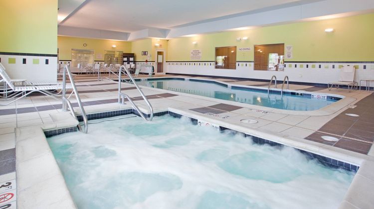 Fairfield Inn & Suites Kearney Pool