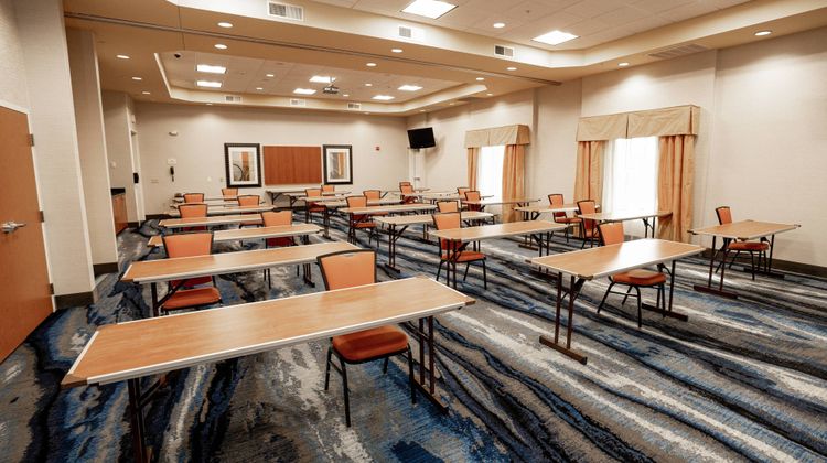 Fairfield Inn & Suites Kearney Meeting