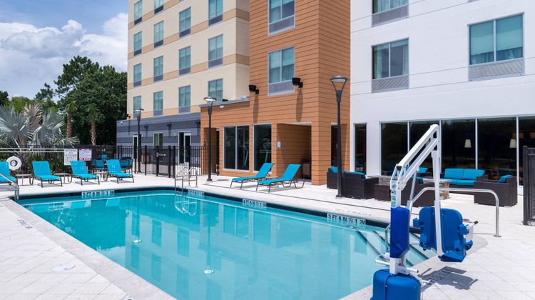Fairfield Inn & Suites Orlando East/UCF Pool