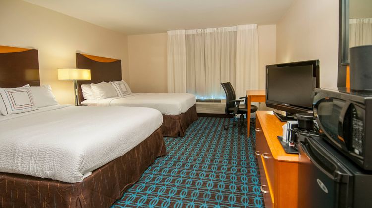 Fairfield Inn & Suites North/Stone Oak Room
