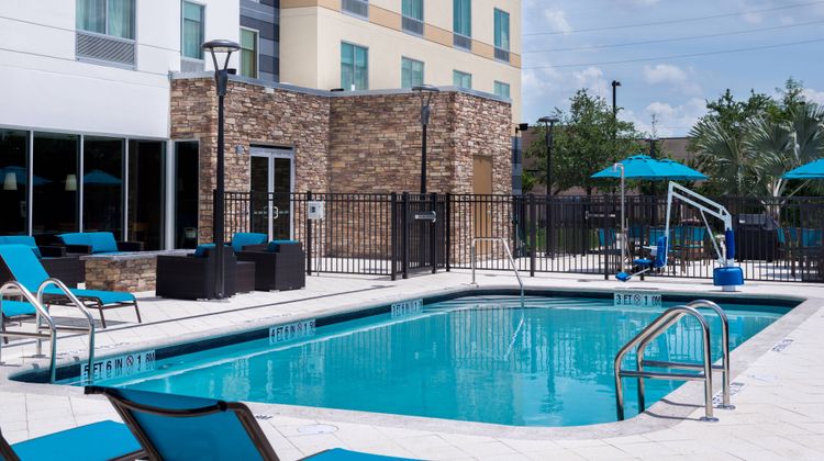 Fairfield Inn & Suites Orlando East/UCF Pool