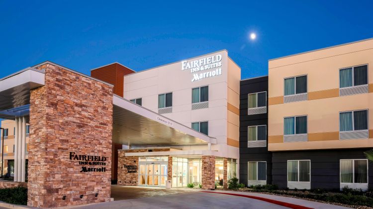 Fairfield Inn & Suites Pleasanton Exterior