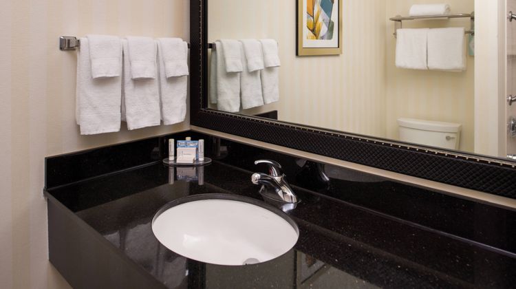 Fairfield Inn & Suites San Antonio NE Room
