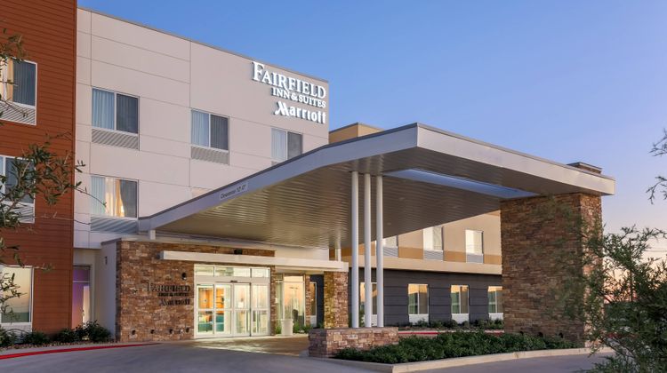 Fairfield Inn & Suites Pleasanton Exterior