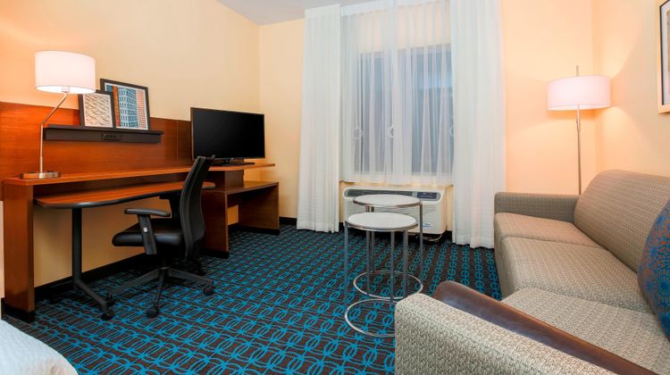 Fairfield Inn & Suites Pleasanton Suite