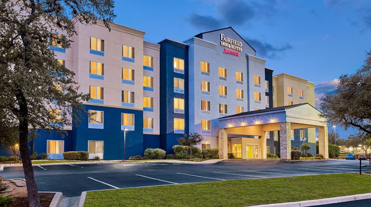 Fairfield Inn & Suites San Antonio NE Exterior