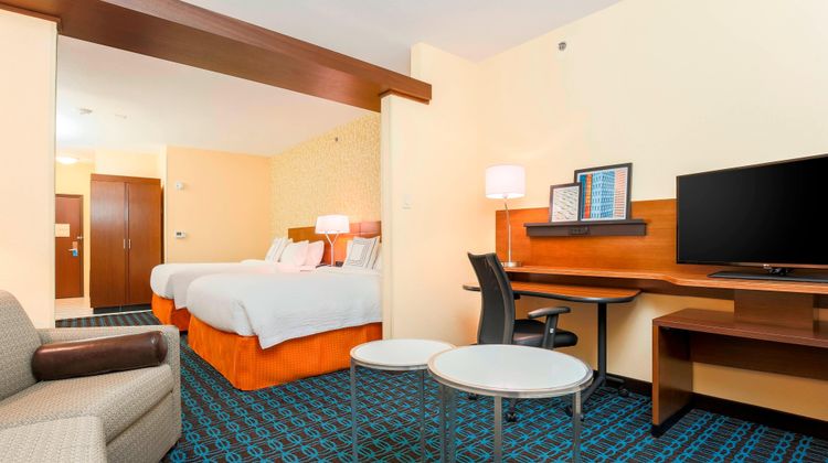 Fairfield Inn & Suites Pleasanton Suite