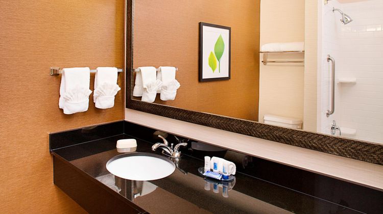 Fairfield Inn & Suites SeaWorld/Westover Room