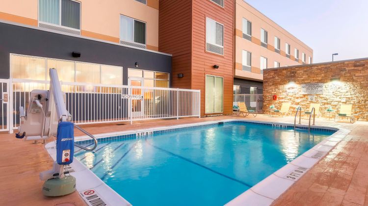 Fairfield Inn & Suites Pleasanton Pool