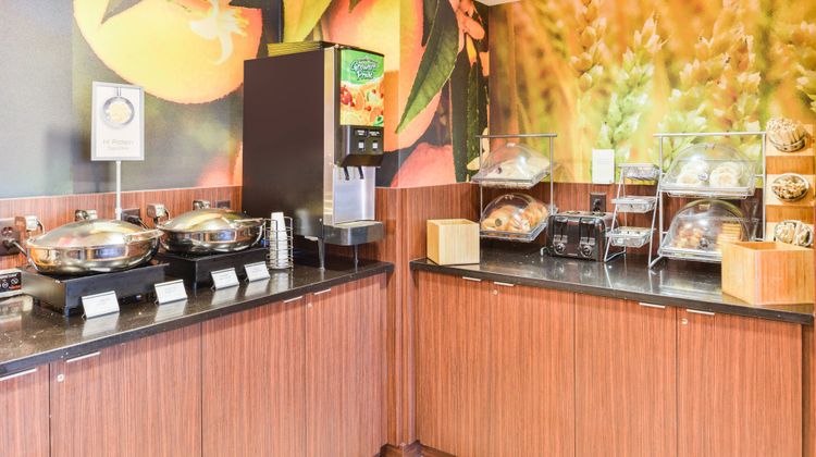 Fairfield Inn by Marriott Restaurant