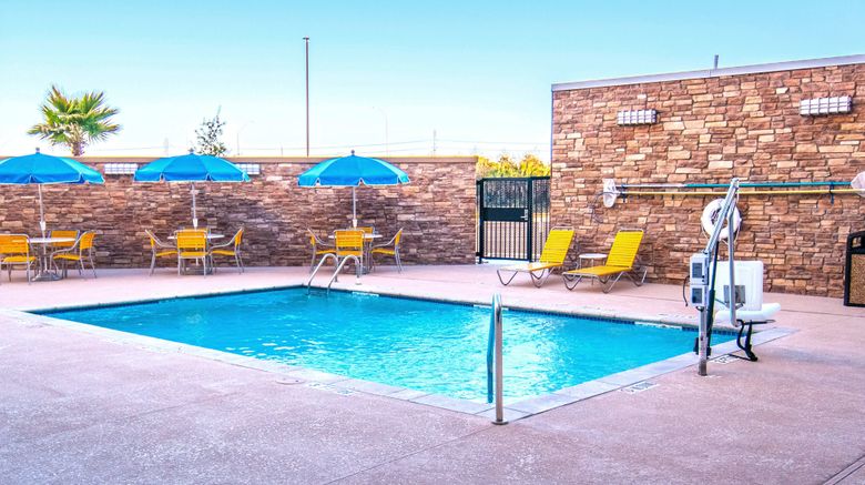 <b>Fairfield Inn & Suites San Antonio SE Pool</b>. Images powered by <a href="https://www.leonardoworldwide.com/" title="Leonardo Worldwide" target="_blank">Leonardo</a>.