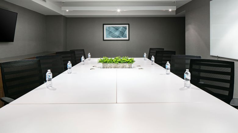 <b>Element Omaha Midtown Crossing Meeting</b>. Images powered by <a href="https://www.leonardoworldwide.com/" title="Leonardo Worldwide" target="_blank">Leonardo</a>.