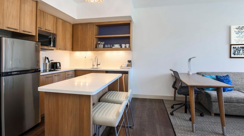 <b>Element Ontario Room</b>. Images powered by <a href="https://www.leonardoworldwide.com/" title="Leonardo Worldwide" target="_blank">Leonardo</a>.