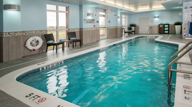 Fairfield Inn & Suites Easton Pool