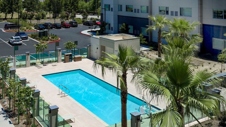 <b>Element Ontario Pool</b>. Images powered by <a href="https://www.leonardoworldwide.com/" title="Leonardo Worldwide" target="_blank">Leonardo</a>.