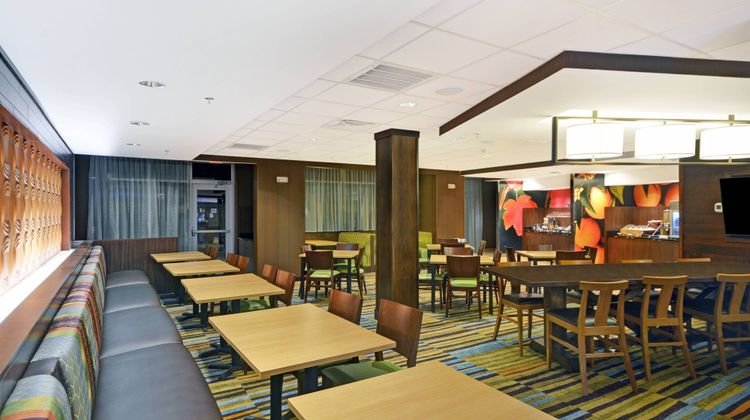 Fairfield Inn & Suites Savannah SW Restaurant