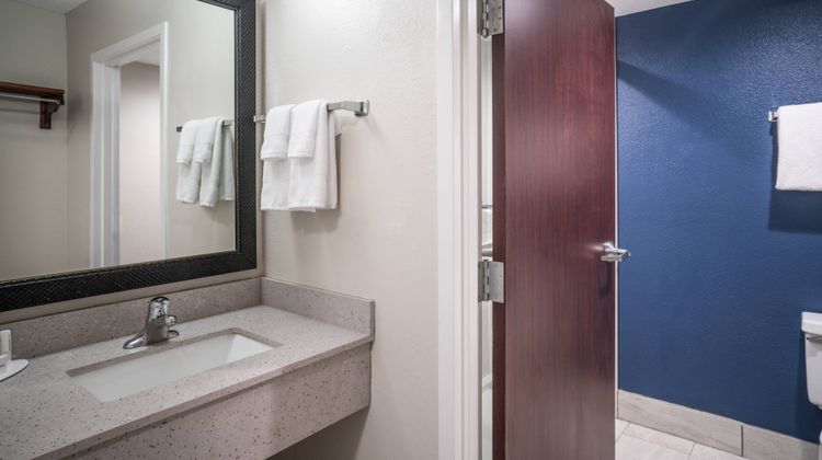 Fairfield Inn & Suites Memphis I-240 Room