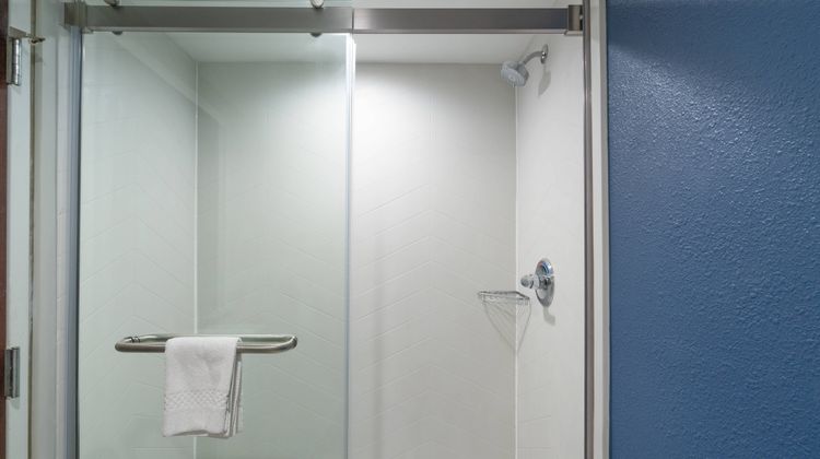 Fairfield Inn & Suites Memphis I-240 Room