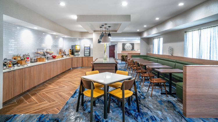 Fairfield Inn & Suites Memphis I-240 Restaurant
