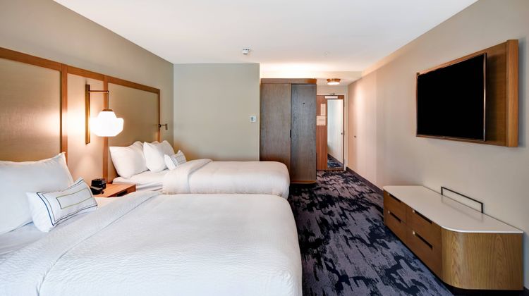 Fairfield Inn & Suites Plymouth Suite