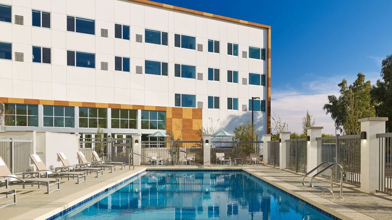 <b>Element Chandler Fashion Center Pool</b>. Images powered by <a href="https://www.leonardoworldwide.com/" title="Leonardo Worldwide" target="_blank">Leonardo</a>.