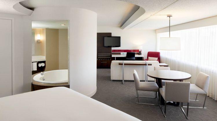 Delta Hotels by Marriott Quebec Suite