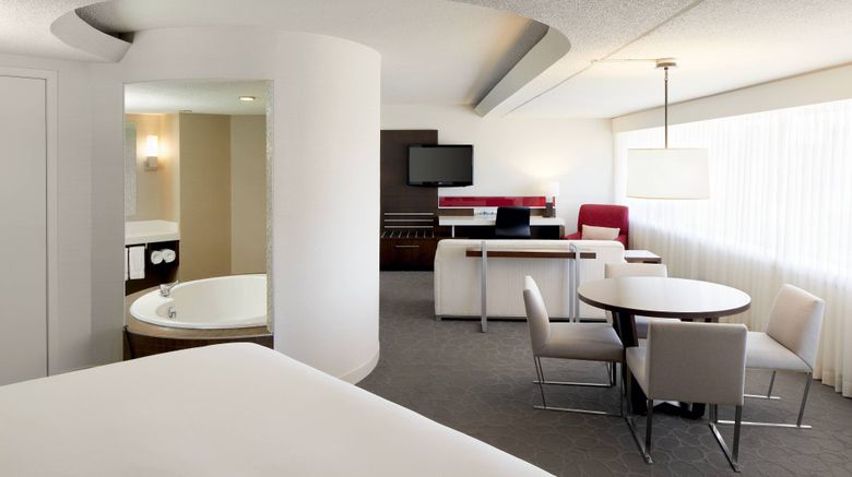 <b>Delta Hotels by Marriott Quebec Suite</b>. Images powered by <a href="https://www.leonardoworldwide.com/" title="Leonardo Worldwide" target="_blank">Leonardo</a>.