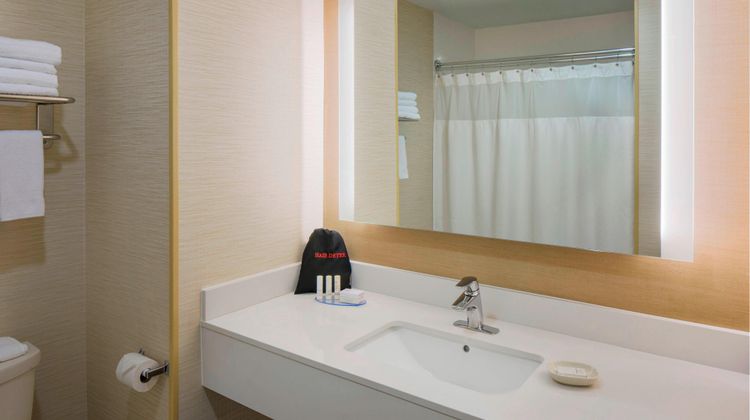 Fairfield Inn & Suites Bridgewater Room