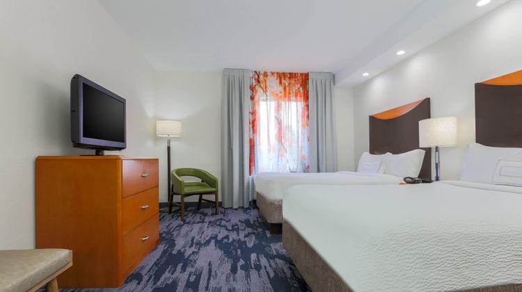 Fairfield Inn & Suites Mahwah Suite