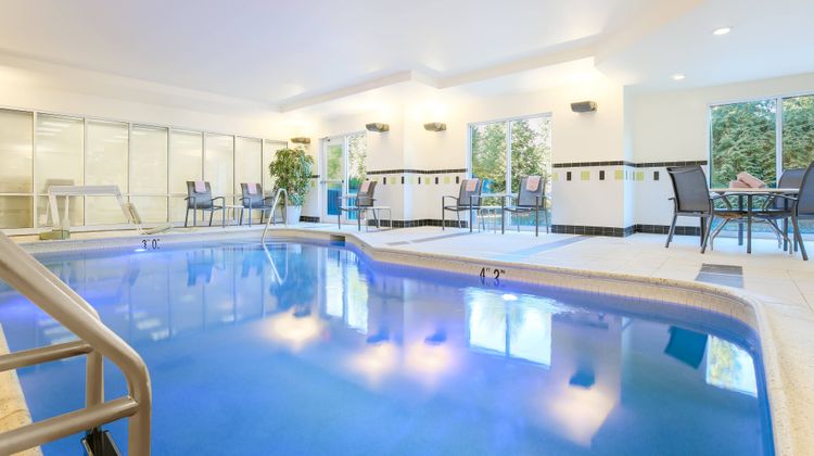 Fairfield Inn & Suites Mahwah Pool