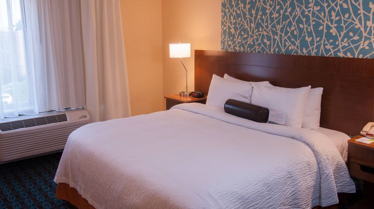 Fairfield Inn & Stes Montgomery Airport Room
