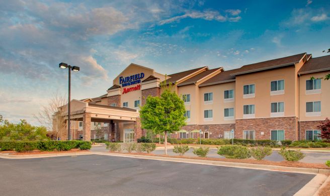 Fairfield Inn & Suites EastChase Exterior