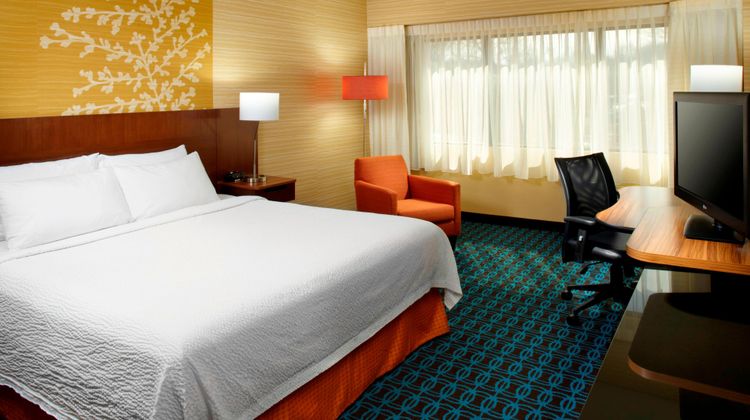 Fairfield Inn & Suites Parsippany Room