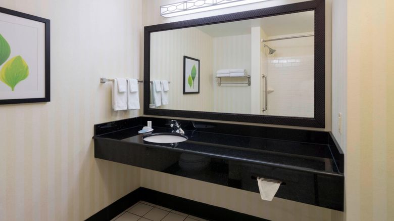 <b>Fairfield Inn & Suites Room</b>. Images powered by <a href="https://www.leonardoworldwide.com/" title="Leonardo Worldwide" target="_blank">Leonardo</a>.