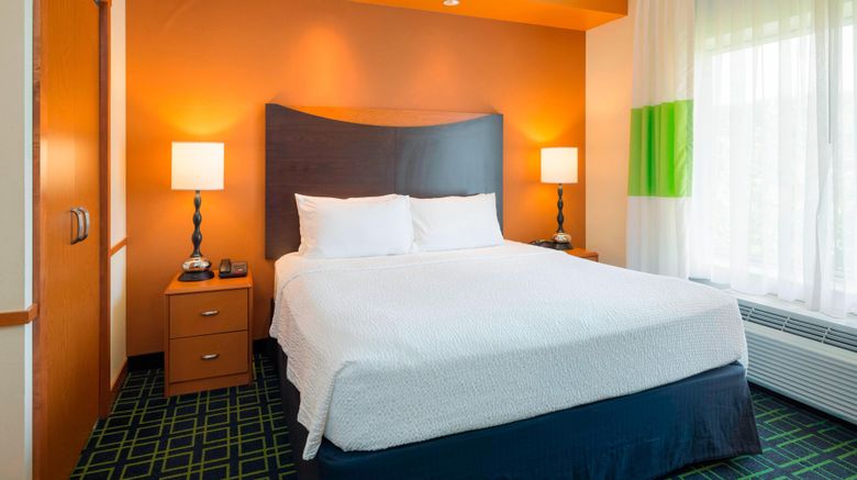 <b>Fairfield Inn & Suites Suite</b>. Images powered by <a href="https://www.leonardoworldwide.com/" title="Leonardo Worldwide" target="_blank">Leonardo</a>.