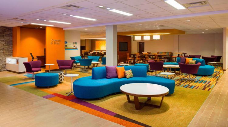 Fairfield Inn & Suites, Paramus Lobby