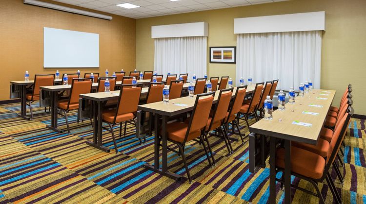 Fairfield Inn & Suites Meeting