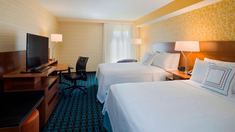 Fairfield Inn & Suites, Paramus Room