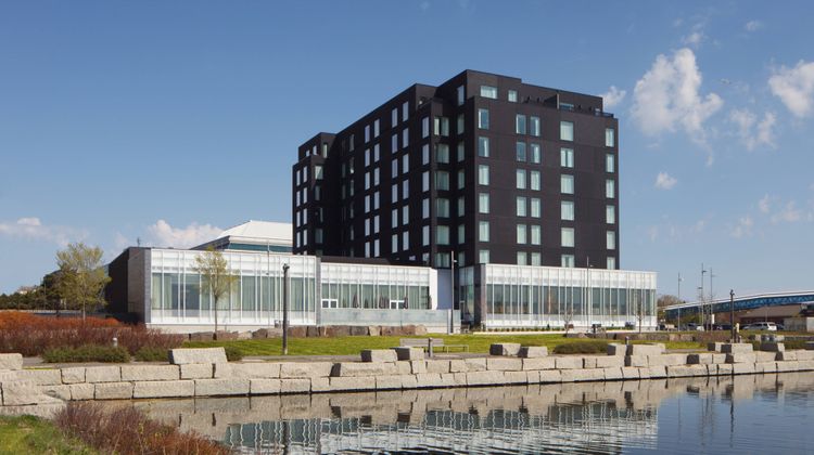 Delta Hotels by Marriott Thunder Bay Exterior