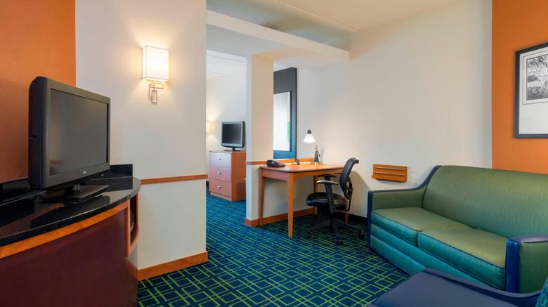 <b>Fairfield Inn & Suites Room</b>. Images powered by <a href="https://www.leonardoworldwide.com/" title="Leonardo Worldwide" target="_blank">Leonardo</a>.