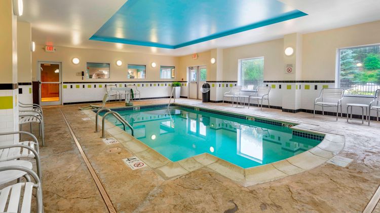 Fairfield Inn & Suites Hooksett Pool