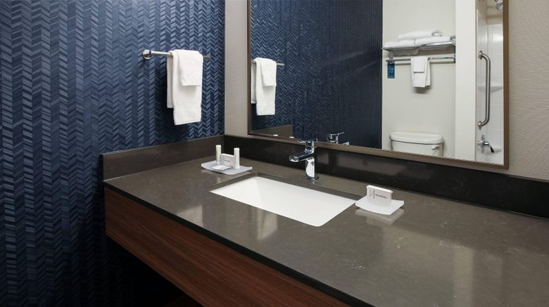 <b>Fairfield Inn & Suites Elizabethtown Room</b>. Images powered by <a href="https://www.leonardoworldwide.com/" title="Leonardo Worldwide" target="_blank">Leonardo</a>.