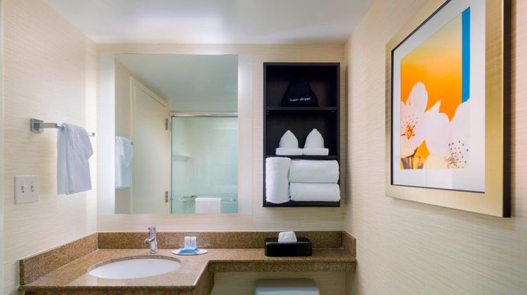 Fairfield Inn & Suites, Paramus Room