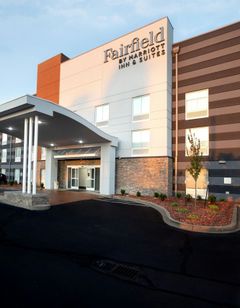 Fairfield Inn & Suites Airport