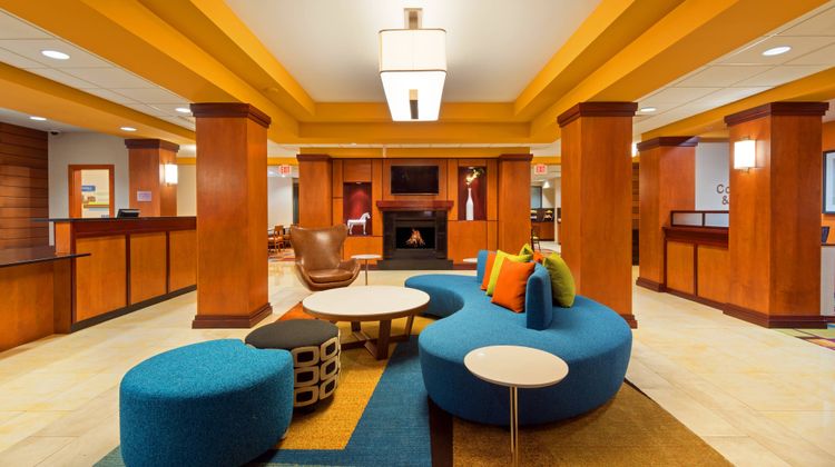 Fairfield Inn & Suites Downtown Lobby