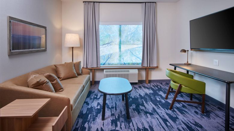 <b>Fairfield Inn & Suites Jeffersonville Room</b>. Images powered by <a href="https://www.leonardoworldwide.com/" title="Leonardo Worldwide" target="_blank">Leonardo</a>.