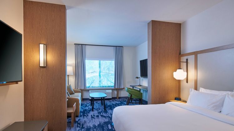 Fairfield Inn & Suites Jeffersonville Suite