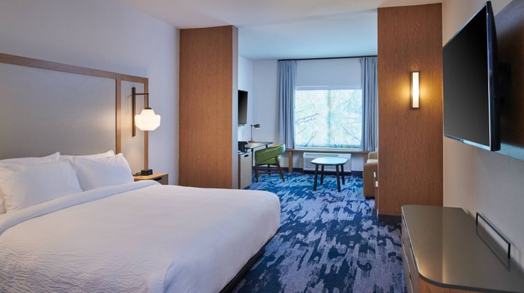 Fairfield Inn & Suites Jeffersonville Suite