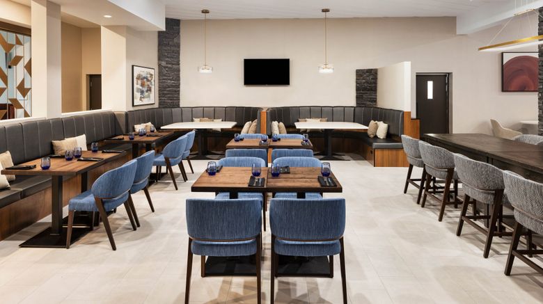 <b>Delta Hotels Grande Prairie Airport Restaurant</b>. Images powered by <a href="https://www.leonardoworldwide.com/" title="Leonardo Worldwide" target="_blank">Leonardo</a>.