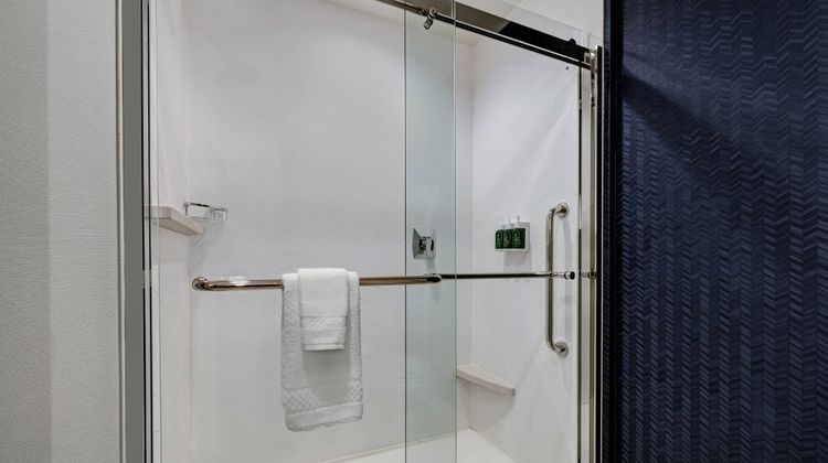 Fairfield Inn/Stes Milwaukee Brookfield Room